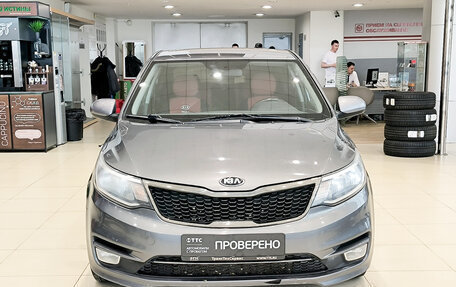 KIA Rio III рестайлинг, 2017 год, 990 000 рублей, 2 фотография