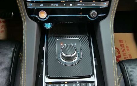 Jaguar F-Pace, 2021 год, 3 267 500 рублей, 29 фотография