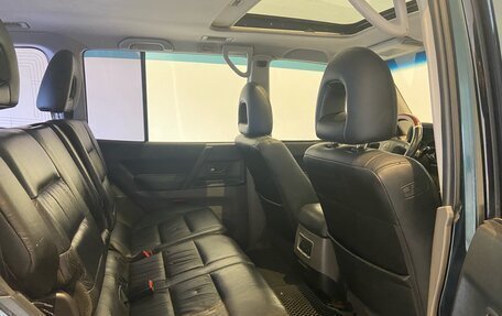 Mitsubishi Pajero III рестайлинг, 2002 год, 750 000 рублей, 24 фотография