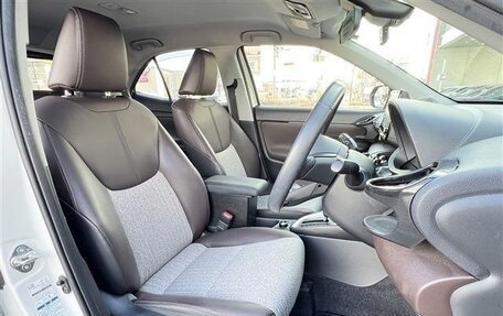 Toyota Yaris Cross, 2021 год, 1 900 444 рублей, 28 фотография