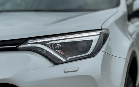 Toyota RAV4, 2018 год, 2 420 000 рублей, 30 фотография