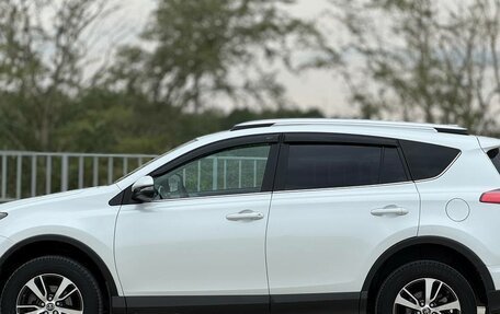 Toyota RAV4, 2018 год, 2 420 000 рублей, 32 фотография