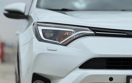 Toyota RAV4, 2018 год, 2 420 000 рублей, 22 фотография