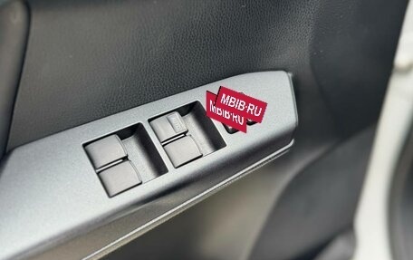 Toyota RAV4, 2018 год, 2 420 000 рублей, 31 фотография