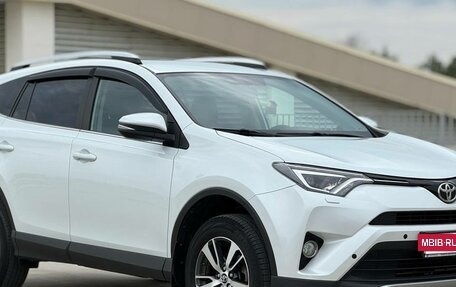 Toyota RAV4, 2018 год, 2 420 000 рублей, 23 фотография