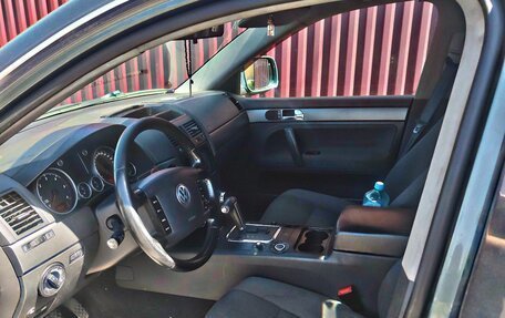 Volkswagen Touareg III, 2005 год, 535 000 рублей, 8 фотография