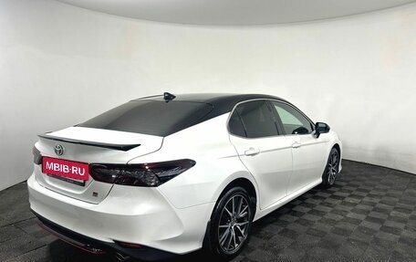Toyota Camry, 2021 год, 3 180 000 рублей, 5 фотография