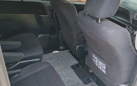 Toyota Noah III, 2014 год, 1 620 000 рублей, 12 фотография