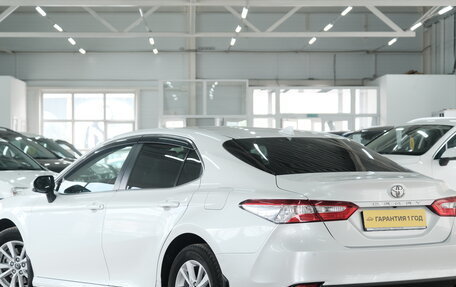 Toyota Camry, 2018 год, 2 649 000 рублей, 3 фотография