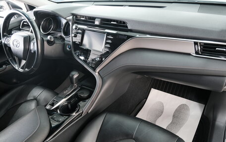 Toyota Camry, 2018 год, 2 649 000 рублей, 20 фотография