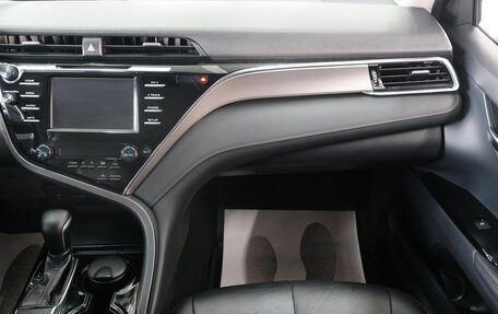 Toyota Camry, 2018 год, 2 649 000 рублей, 19 фотография