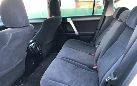 Toyota Land Cruiser Prado 150 рестайлинг 2, 2015 год, 3 450 000 рублей, 8 фотография