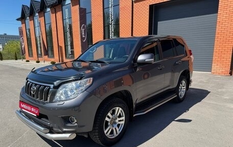 Toyota Land Cruiser Prado 150 рестайлинг 2, 2013 год, 2 850 000 рублей, 3 фотография