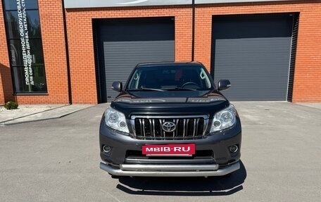 Toyota Land Cruiser Prado 150 рестайлинг 2, 2013 год, 2 850 000 рублей, 2 фотография