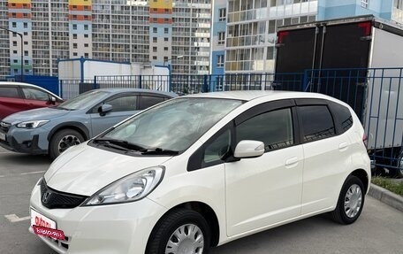 Honda Fit III, 2012 год, 940 000 рублей, 2 фотография