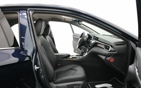 Toyota Camry, 2020 год, 3 120 000 рублей, 15 фотография