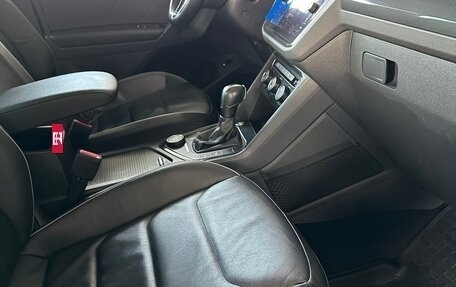 Volkswagen Tiguan II, 2019 год, 2 459 500 рублей, 14 фотография