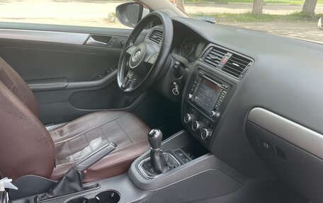 Volkswagen Jetta VI, 2012 год, 1 050 000 рублей, 12 фотография