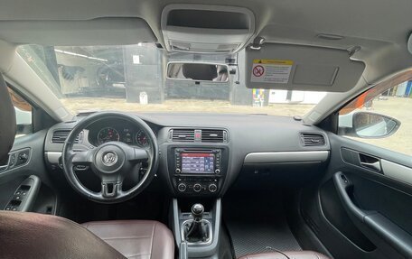 Volkswagen Jetta VI, 2012 год, 1 050 000 рублей, 8 фотография