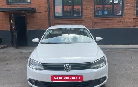 Volkswagen Jetta VI, 2012 год, 1 050 000 рублей, 2 фотография