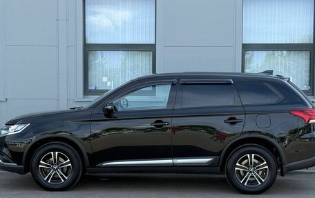 Mitsubishi Outlander III рестайлинг 3, 2019 год, 2 255 000 рублей, 8 фотография