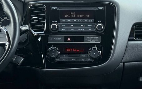 Mitsubishi Outlander III рестайлинг 3, 2019 год, 2 255 000 рублей, 15 фотография