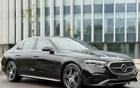 Mercedes-Benz E-Класс, 2025 год, 9 950 000 рублей, 4 фотография