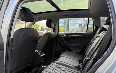 Volkswagen Tiguan II, 2022 год, 2 620 000 рублей, 15 фотография