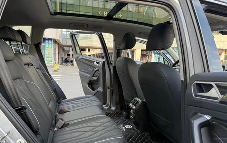 Volkswagen Tiguan II, 2022 год, 2 620 000 рублей, 17 фотография