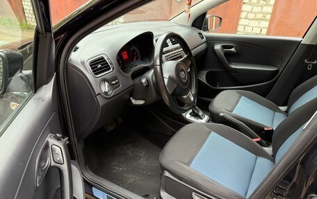 Volkswagen Polo VI (EU Market), 2013 год, 875 000 рублей, 17 фотография