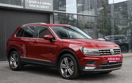 Volkswagen Tiguan II, 2017 год, 1 995 000 рублей, 3 фотография