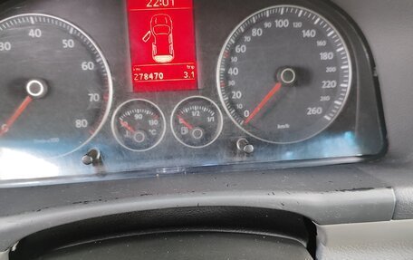 Volkswagen Touran III, 2006 год, 600 000 рублей, 12 фотография