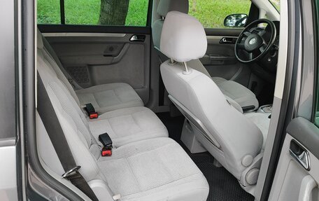 Volkswagen Touran III, 2006 год, 600 000 рублей, 6 фотография