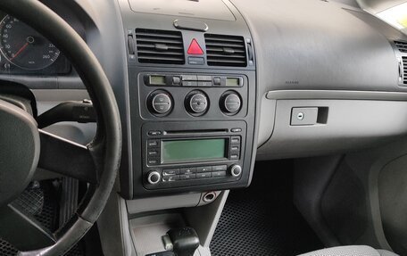 Volkswagen Touran III, 2006 год, 600 000 рублей, 13 фотография