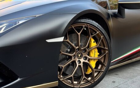 Lamborghini Huracán, 2019 год, 25 000 000 рублей, 8 фотография