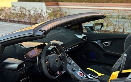 Lamborghini Huracán, 2019 год, 25 000 000 рублей, 5 фотография