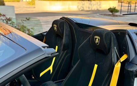 Lamborghini Huracán, 2019 год, 25 000 000 рублей, 6 фотография