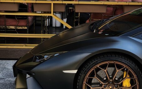 Lamborghini Huracán, 2019 год, 25 000 000 рублей, 20 фотография