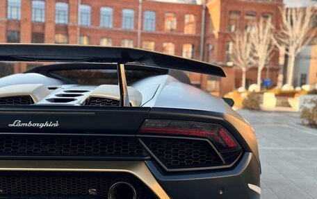 Lamborghini Huracán, 2019 год, 25 000 000 рублей, 17 фотография