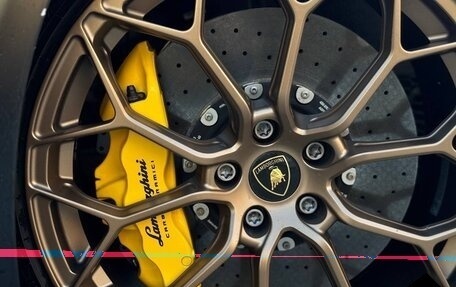 Lamborghini Huracán, 2019 год, 25 000 000 рублей, 18 фотография