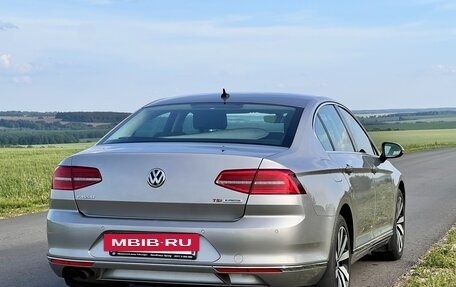 Volkswagen Passat B8 рестайлинг, 2015 год, 2 260 000 рублей, 5 фотография