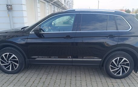 Volkswagen Tiguan II, 2018 год, 2 310 000 рублей, 12 фотография