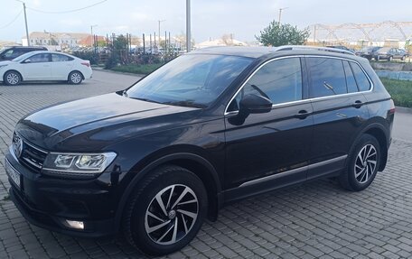 Volkswagen Tiguan II, 2018 год, 2 310 000 рублей, 13 фотография