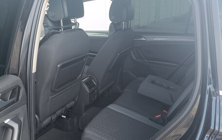 Volkswagen Tiguan II, 2018 год, 2 310 000 рублей, 18 фотография