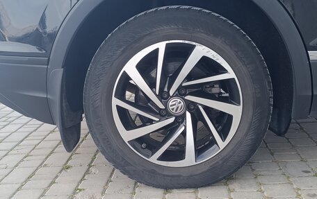Volkswagen Tiguan II, 2018 год, 2 310 000 рублей, 28 фотография