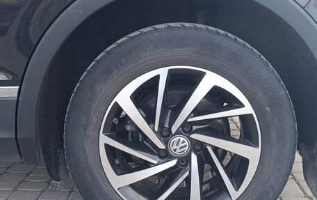 Volkswagen Tiguan II, 2018 год, 2 310 000 рублей, 25 фотография