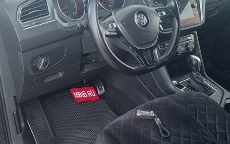 Volkswagen Tiguan II, 2018 год, 2 310 000 рублей, 20 фотография