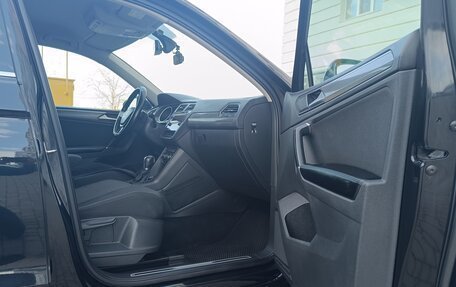 Volkswagen Tiguan II, 2018 год, 2 310 000 рублей, 35 фотография