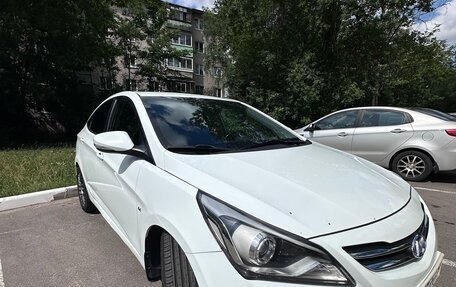 Hyundai Solaris II рестайлинг, 2014 год, 1 090 000 рублей, 2 фотография