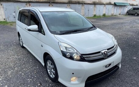 Toyota ISis I, 2014 год, 1 250 000 рублей, 1 фотография